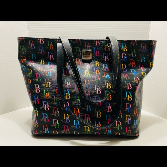 DOONEY & BOURKE BLACK LOGO TOTE BAG WITH ZIPPER MATCHING COIN PURSE WRISTLET - Picture 4 of 11